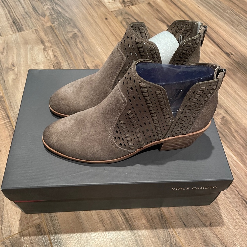 Vince Camuto Prasata Booties in Foxy Verona Size 7.5